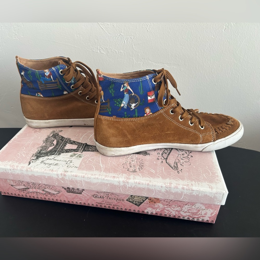 Reba Brown Suede High-Tops with Blue Patterned Collar - Picture 2 of 4